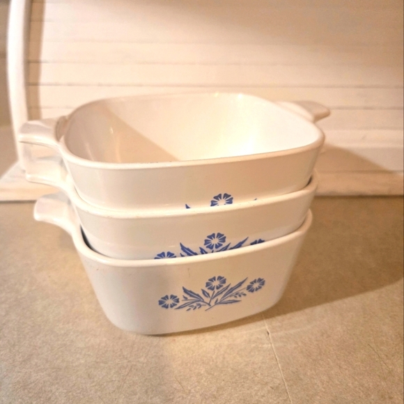 Corningware Other - Corningware Vintage Blue Cornflower 22 Ounce Dishes (3)
